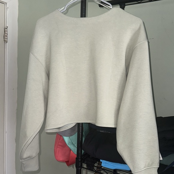 Lululemon Twist Back-to-Front Pullover
Green Fern/6 - Picture 5 of 7